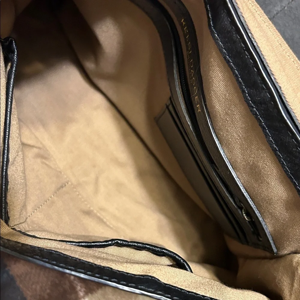 Kelsi Dagger Black Leather Shoulder Bag - Picture 5 of 12